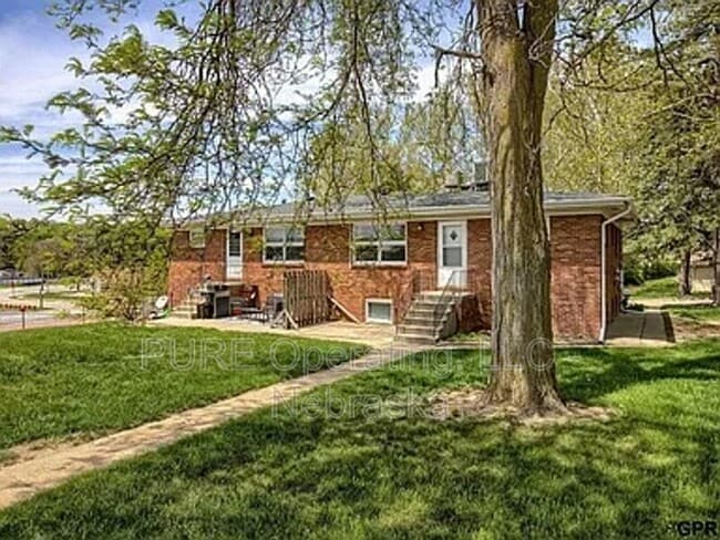 Building Photo - 2205 Lindyview Rd