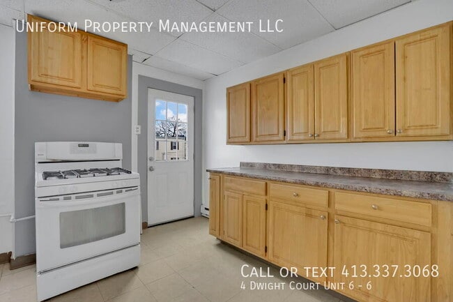 Building Photo - 4 Dwight Ct