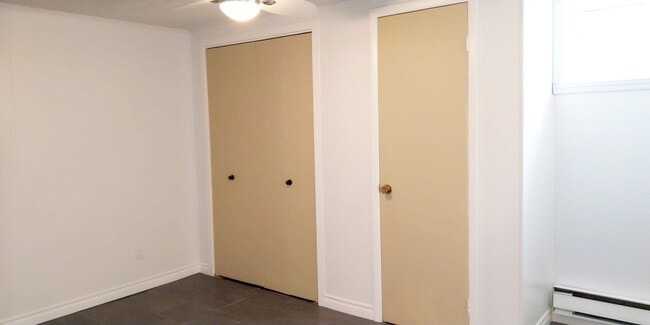 Building Photo - 245 Rue Jogues