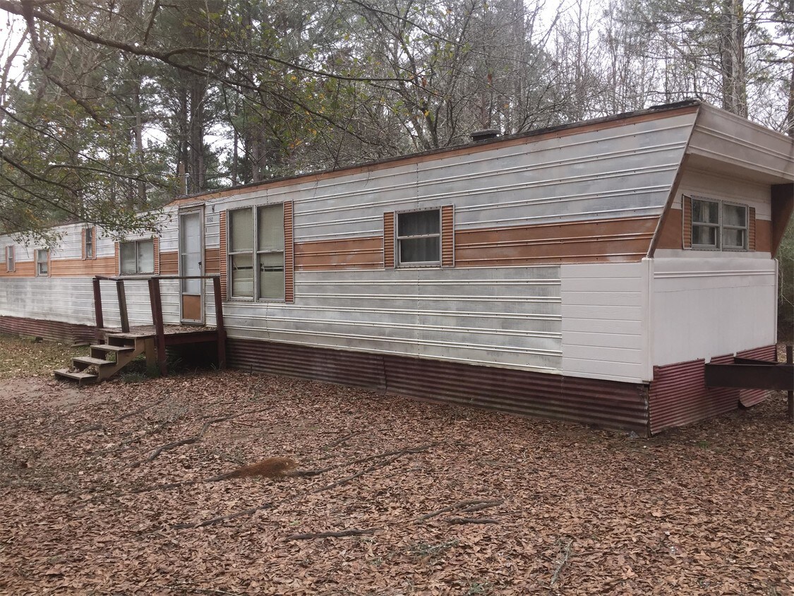 Primary Photo - 1082 Enoch Ln