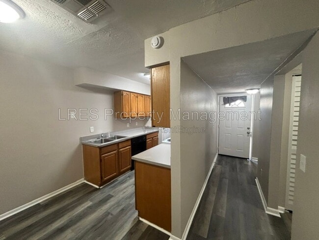 Building Photo - 1605 Terrace Dr