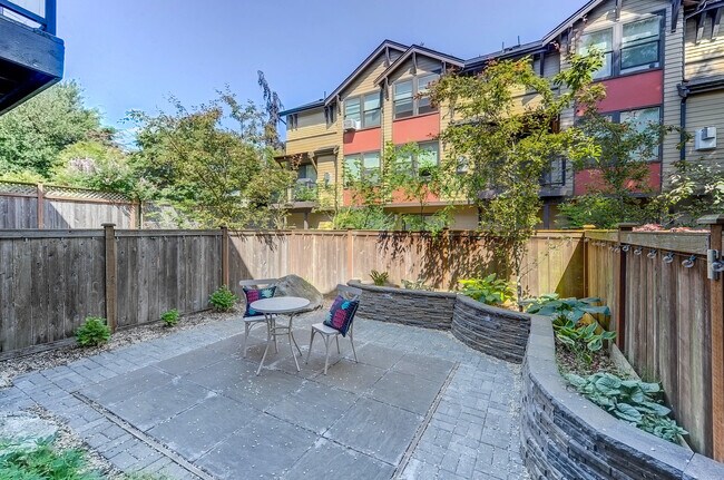 Foto del edificio - 1412 NW 67th St
