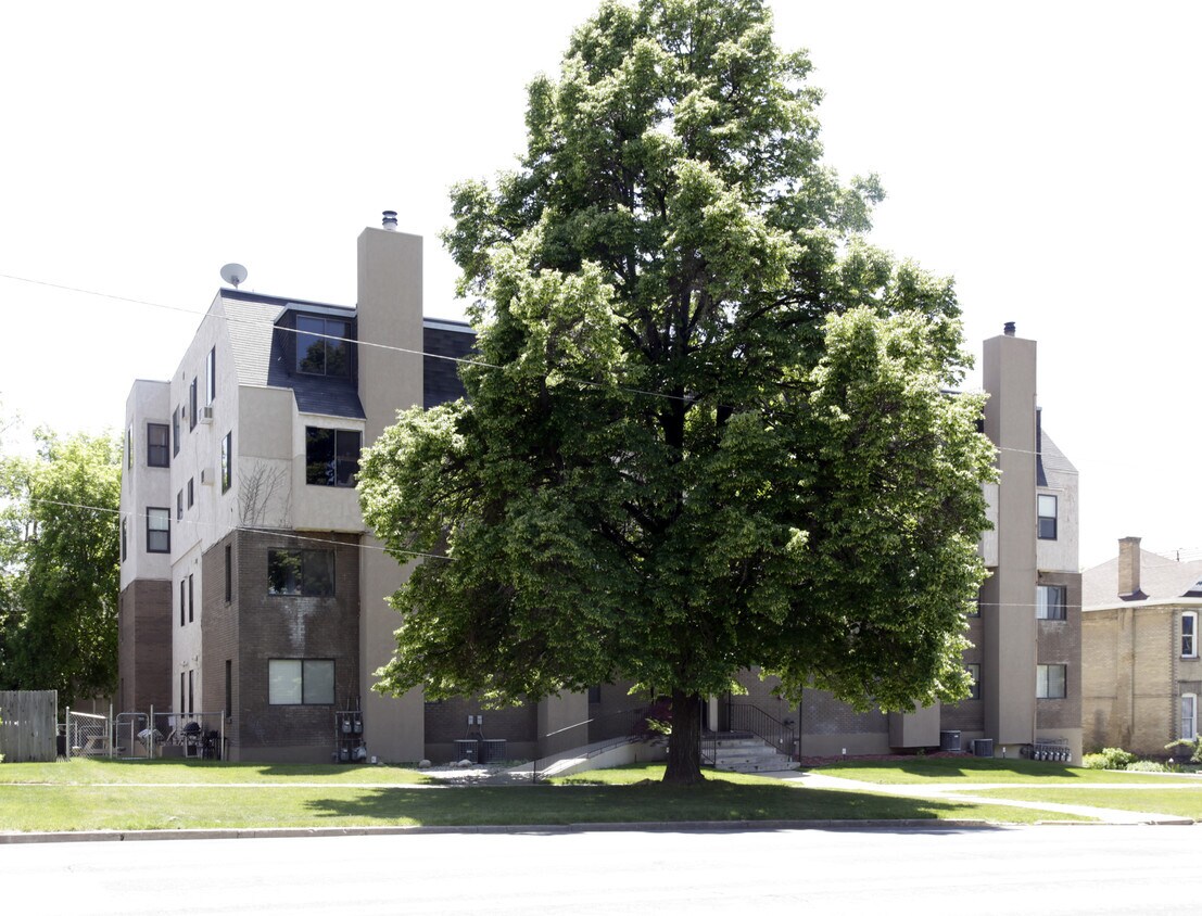 Foto del edificio - First Street Condos - Located Avenues, U of U