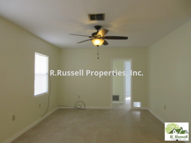 Building Photo - 170 Sunnytown Rd