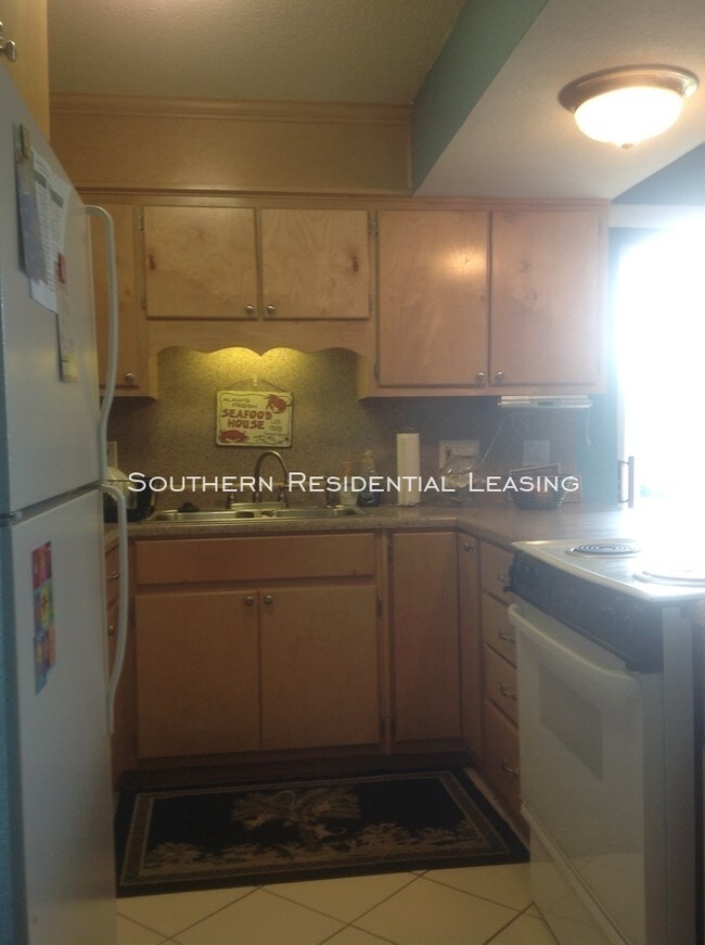 Building Photo - 4000 Gulf Terrace Dr