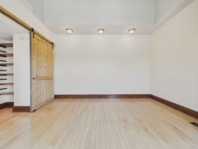Foto del edificio - 205 Logan St