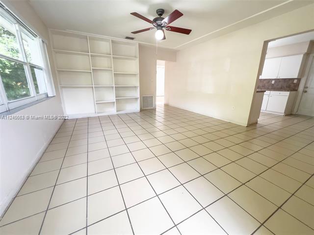 Building Photo - 10520 SW 77th Ave