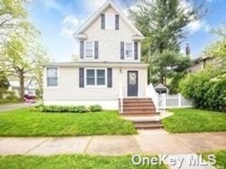 Primary Photo - 72 Floral Blvd