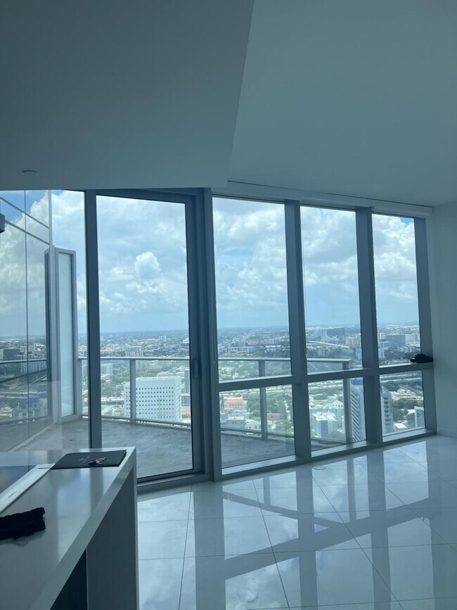 Foto del edificio - 851 NE 1st Ave