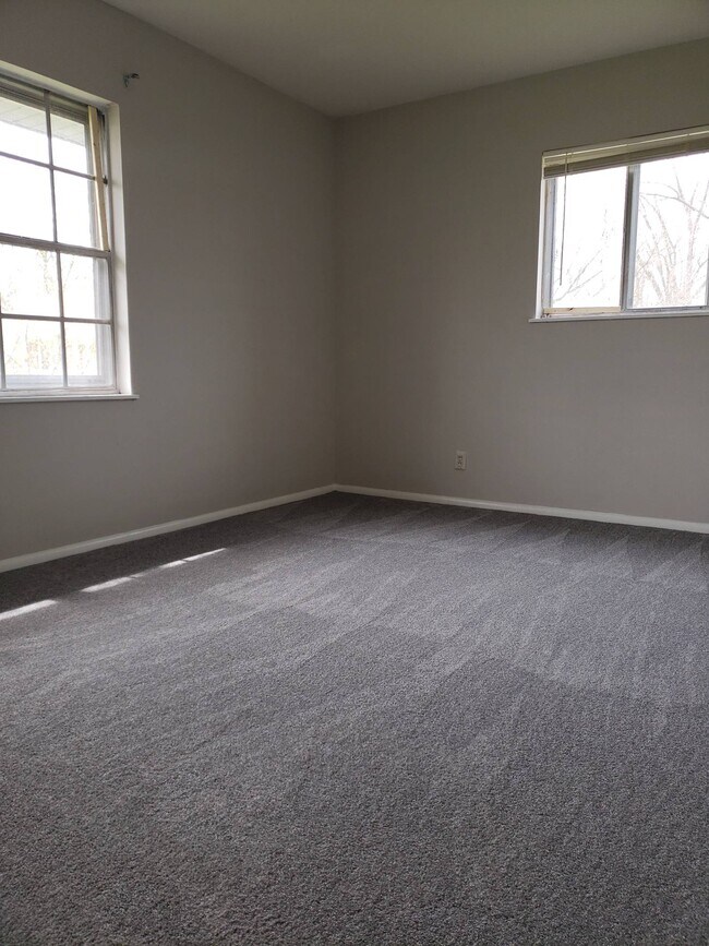 Building Photo - 3956 Malibu Ct
