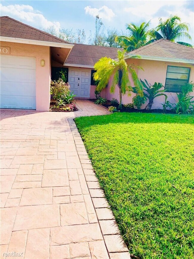 Foto del edificio - 3 br, 2 bath House - 9300 Crescent Dr