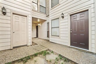 Building Photo - 2277 S Kirkwood Rd