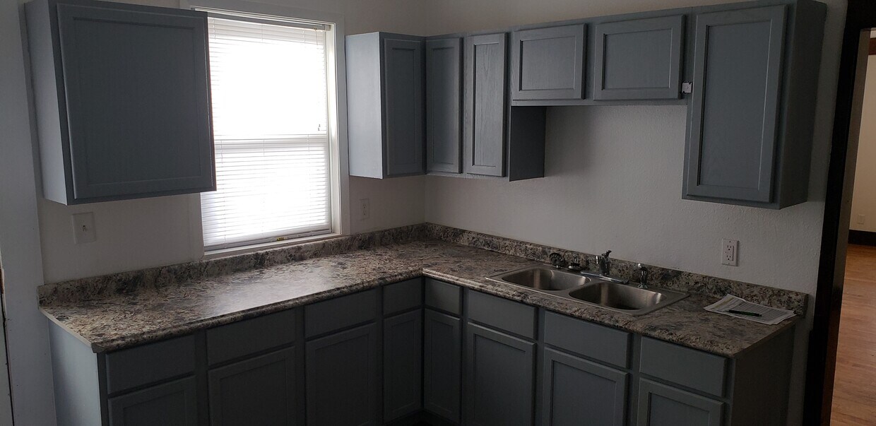 Primary Photo - 709 7th St S