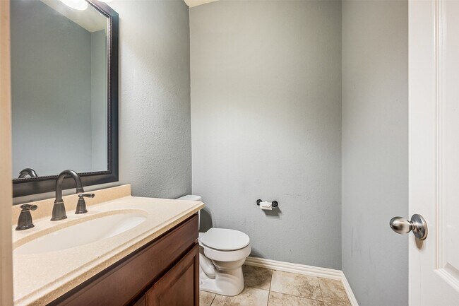 Building Photo - 2931 Silver Landing Ln