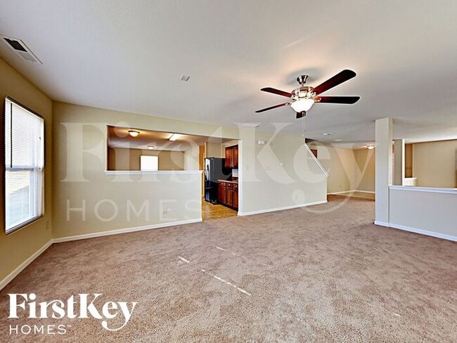 Building Photo - 3401 Table Rock Dr