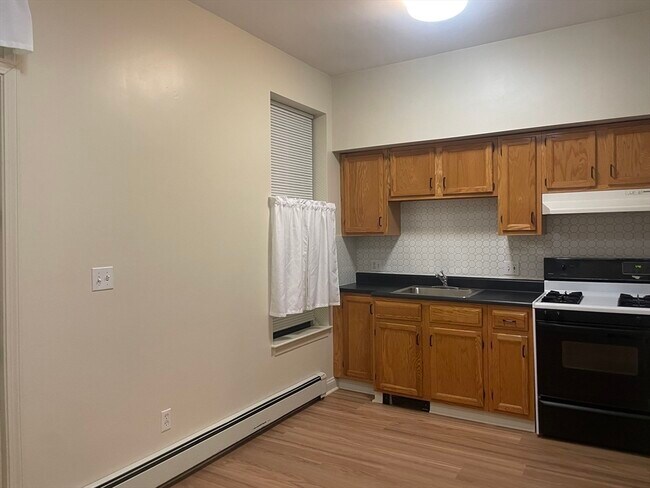 Foto del edificio - 37 Blue Hill Ave