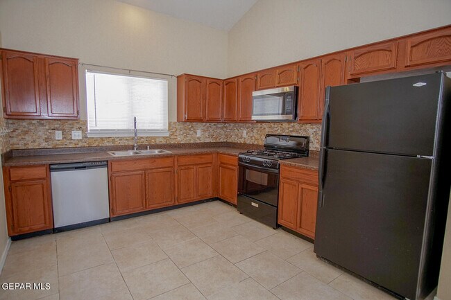 Foto del edificio - 14217 Patriot Point Dr