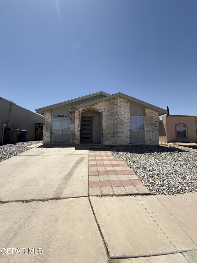 Foto principal - 9128 Bur Oak Cir