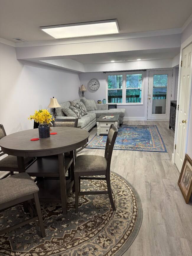 Foto del edificio - 105 Carlyle Way