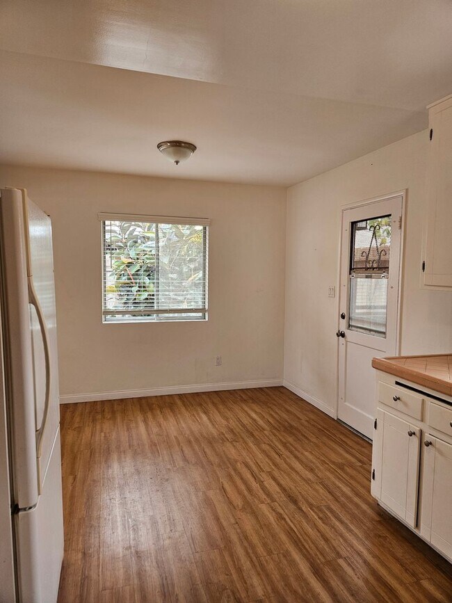 Foto del edificio - MOVE IN SPECIAL: Charming 2 Bedroom/1 Bath...