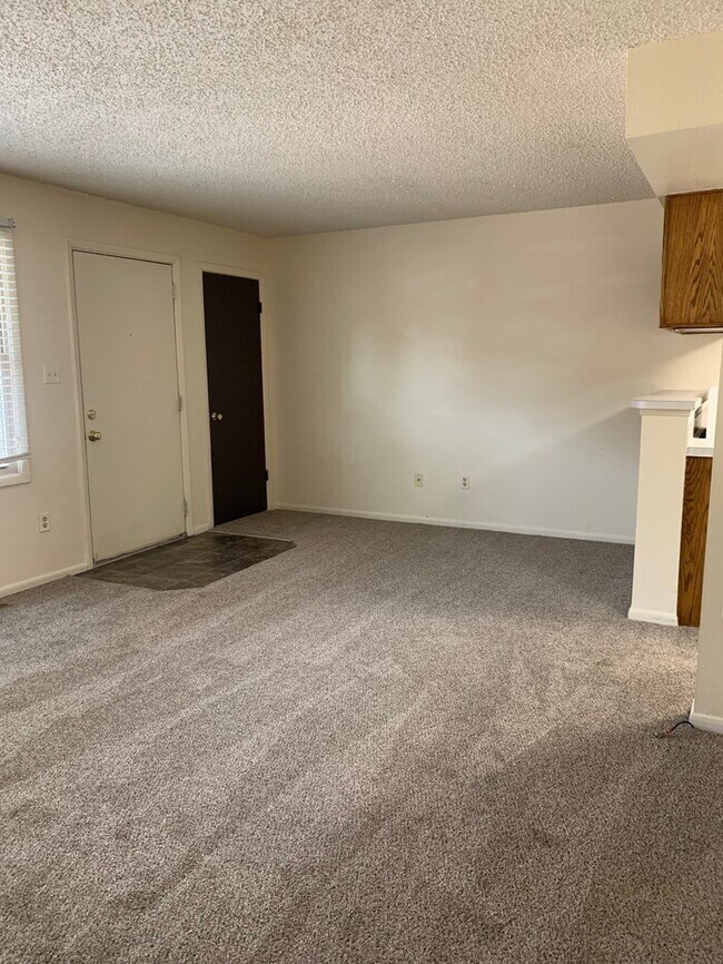 Building Photo - 1502 Trent Ct