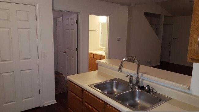 Building Photo - 4813-4815 Moniteau Court