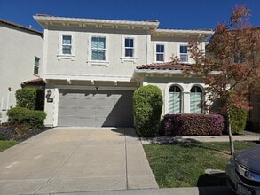 Building Photo - 5049 Verona Dr