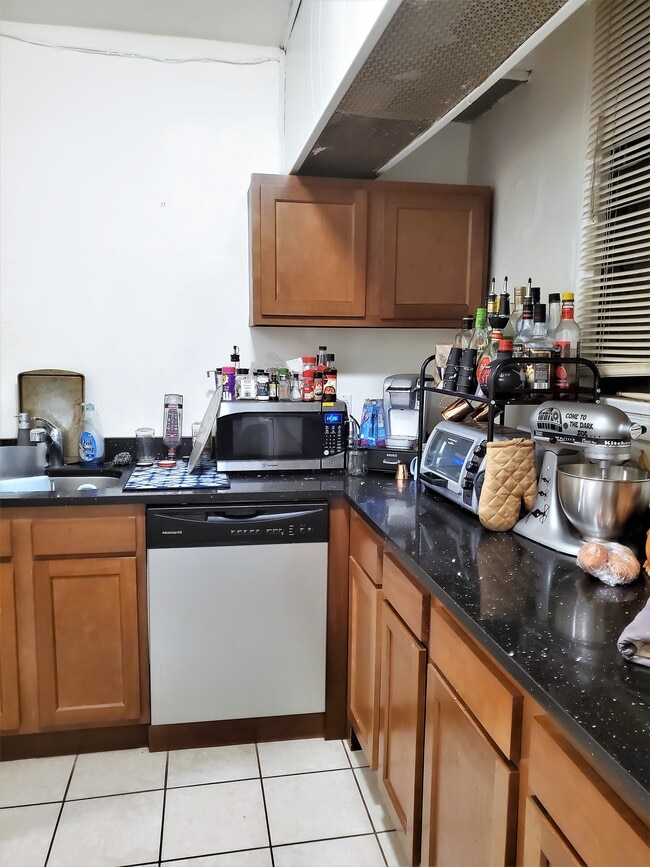 #10 (2br) - 631 Maryland Ave