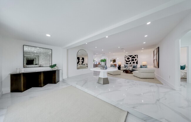 Foto del edificio - 871 NE 81st St