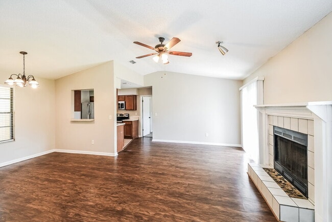 Building Photo - 1545 Kingfisher Blvd