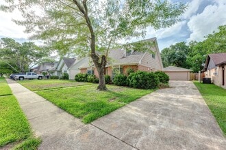 Building Photo - 21402 Park Royale Dr