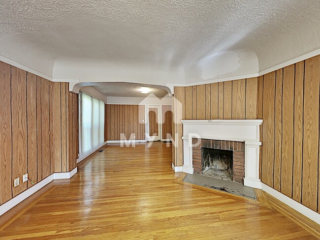 Building Photo - 2409 Cedar St