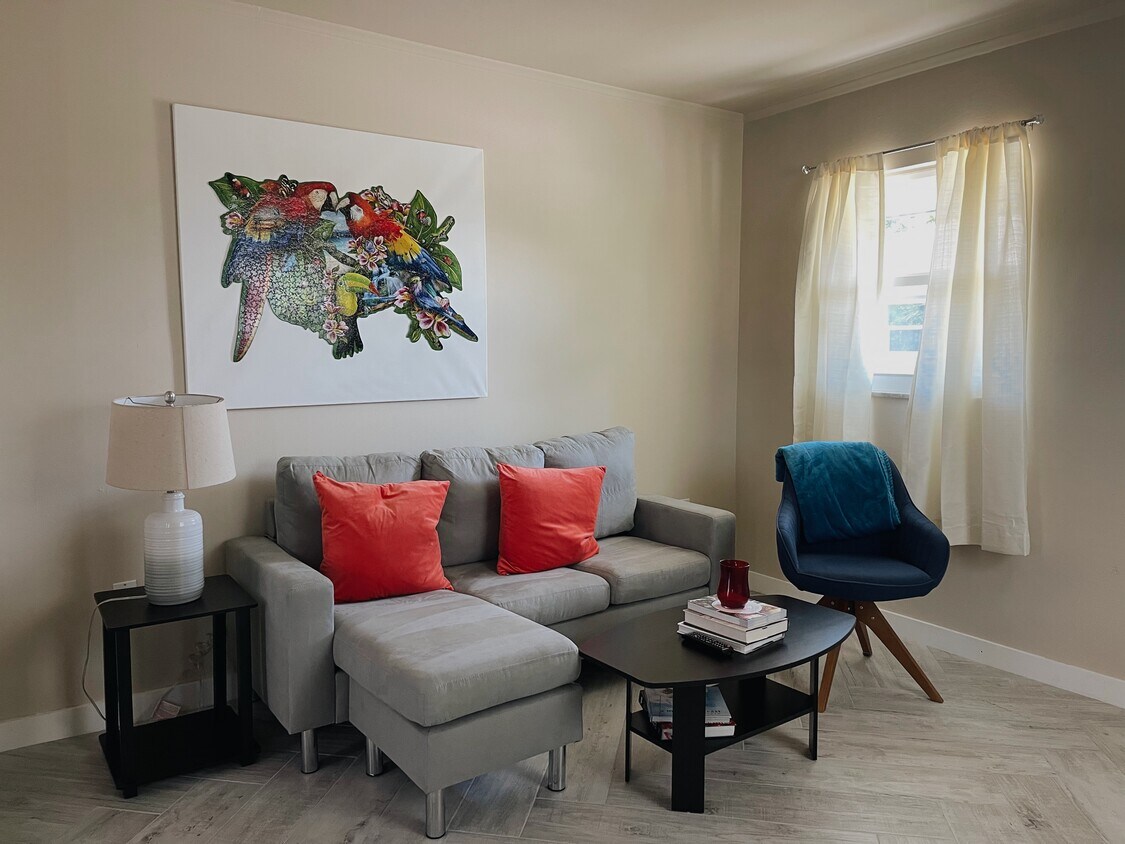 3365 Estey Ave, Naples, FL 34104 Apartments in Naples, FL