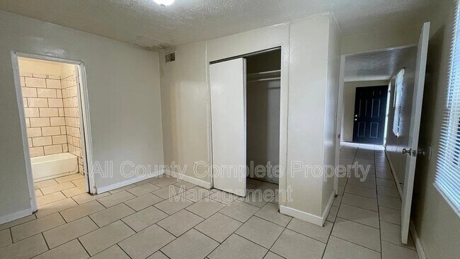 Foto del edificio - 3250 Phyllis St