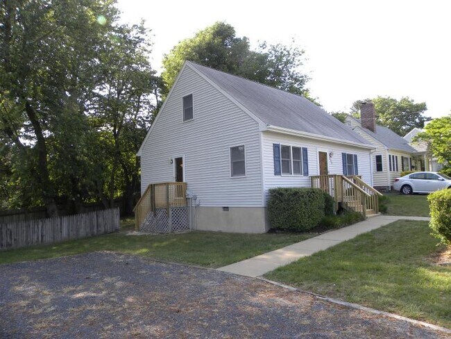 Building Photo - 222 Long Ave