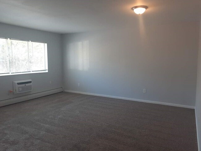 Building Photo - 395 Angell St