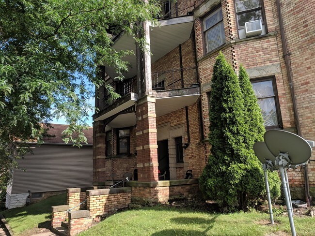Building Photo - 417 Garrison St