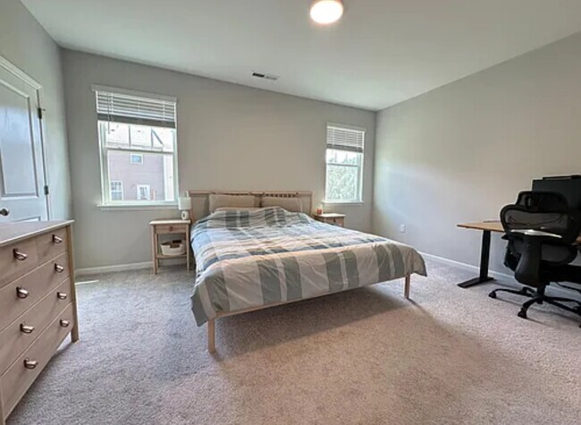 Foto del edificio - 1002 Manorhaven Dr