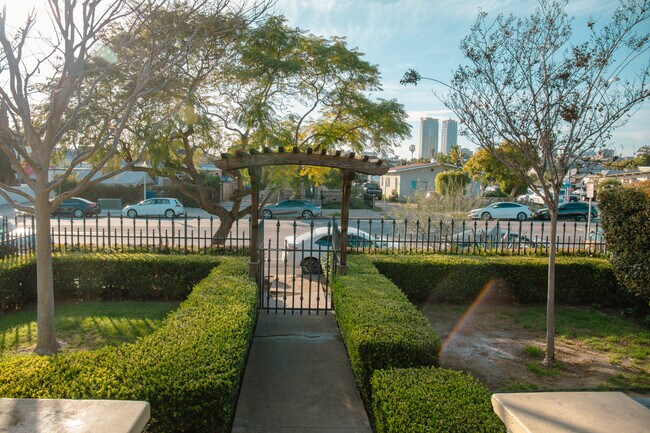 Foto del edificio - 137 25th St