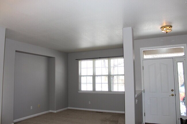 Foto del edificio - 1862 Indian Hills Cir