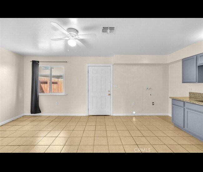 Building Photo - 1309 E Planz Rd