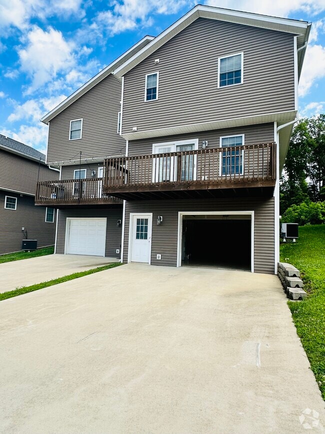 Building Photo - 1759 W Victoria Ln