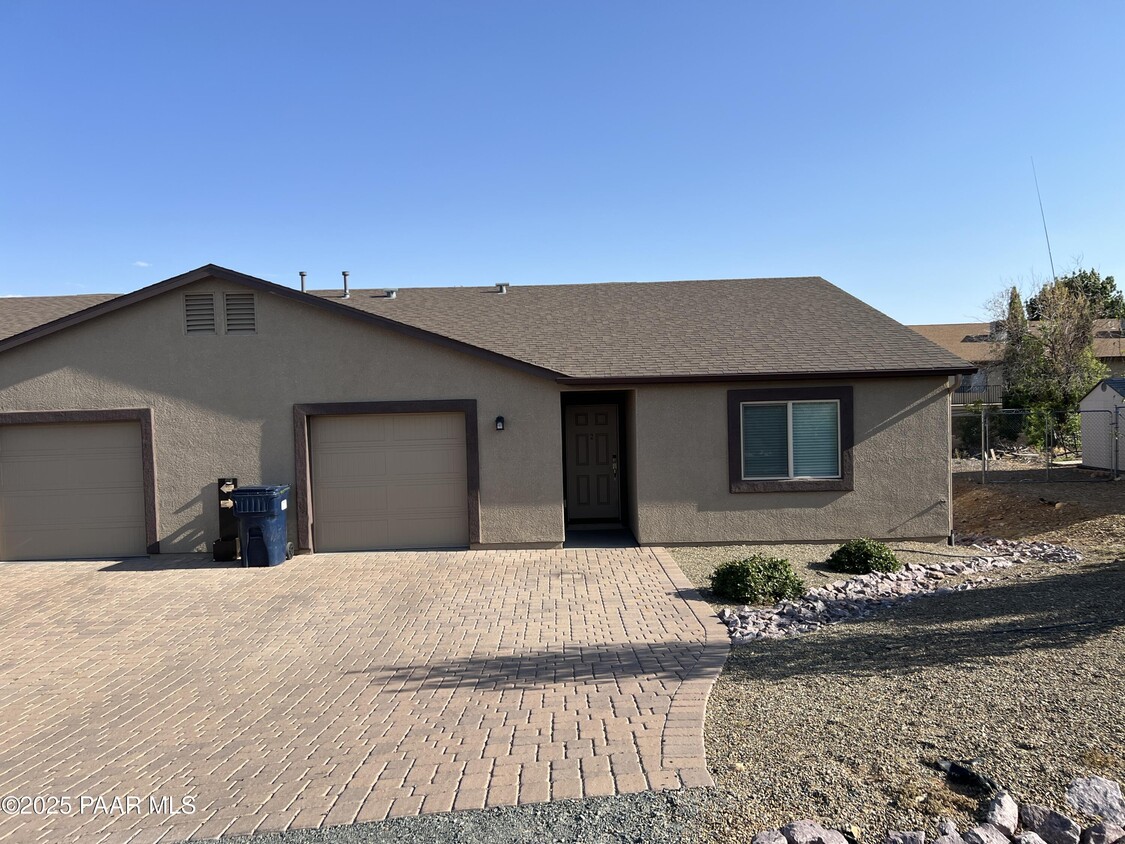 Foto principal - 9545 E Magma Dr