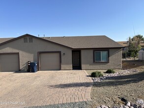 Building Photo - 9545 E Magma Dr