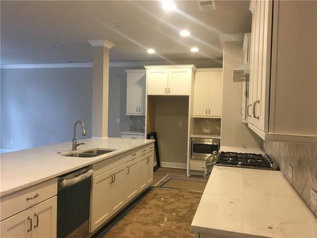 Building Photo - 5240 Cresslyn Rdg