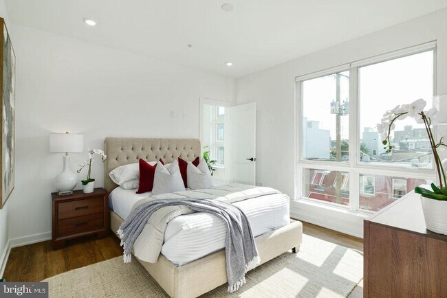 Foto del edificio - 2421 N Mascher St