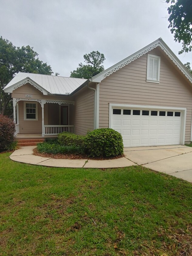 Primary Photo - Beautiful 2 Bedroom/2 Bath