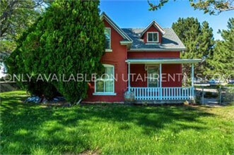 Building Photo - 10470 S Columbine Cir