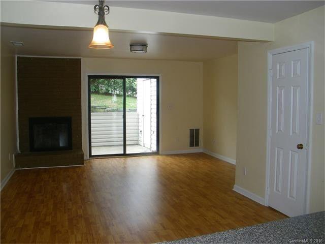 Foto del edificio - 11029 Carmel Crossing Rd