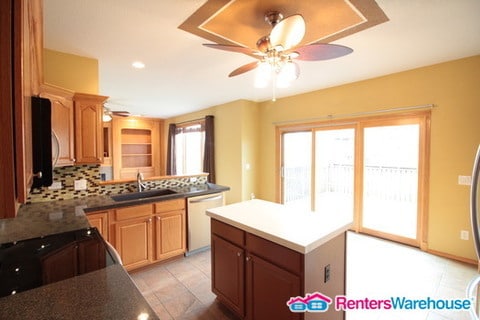 Building Photo - 6874 Dakota Dr